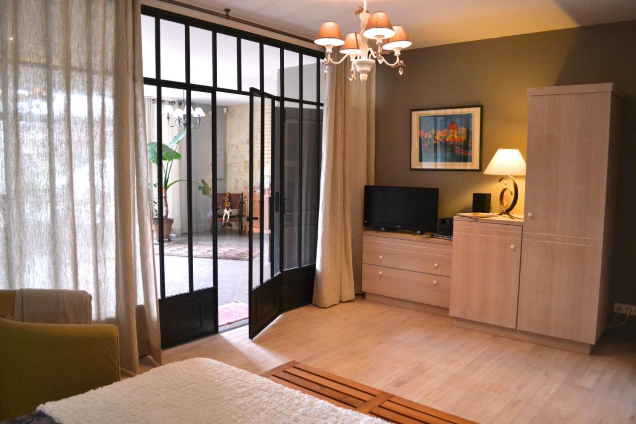 Bed and Breakfast Les Tamaris Castelnau-sur-Gupie Esterno foto
